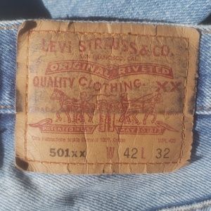 501 Levi's Jeans riveted. 42x32